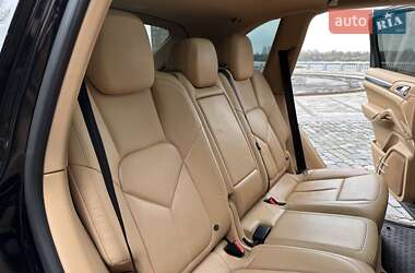 Внедорожник / Кроссовер Porsche Cayenne 2014 в 