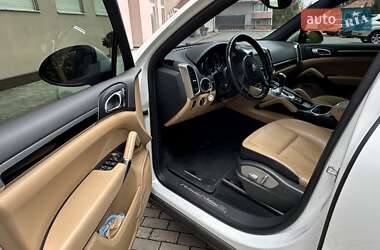 Внедорожник / Кроссовер Porsche Cayenne 2014 в 