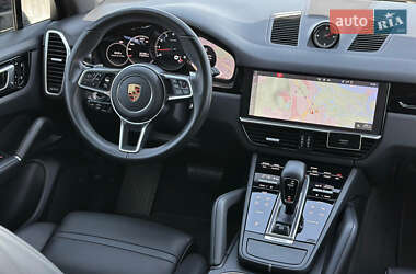 Позашляховик / Кросовер Porsche Cayenne 2019 в 