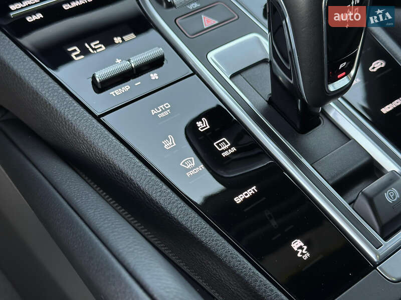 Позашляховик / Кросовер Porsche Cayenne 2019 в Києві