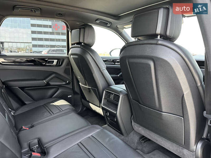 Позашляховик / Кросовер Porsche Cayenne 2019 в Києві