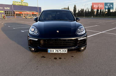 Внедорожник / Кроссовер Porsche Cayenne 2014 в 