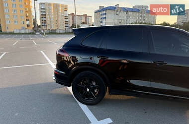 Внедорожник / Кроссовер Porsche Cayenne 2014 в 