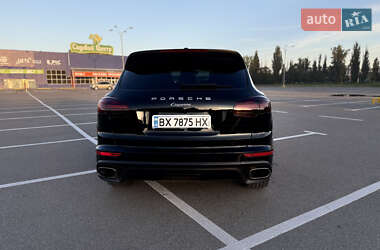 Внедорожник / Кроссовер Porsche Cayenne 2014 в 