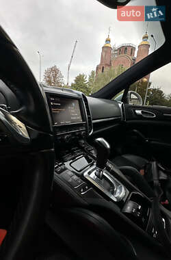 Позашляховик / Кросовер Porsche Cayenne 2012 в 