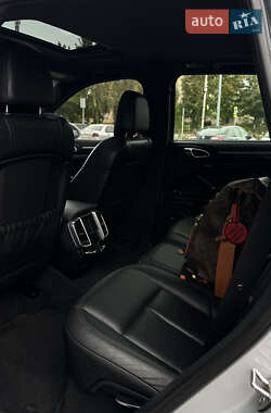 Позашляховик / Кросовер Porsche Cayenne 2012 в 