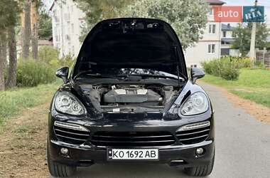 Позашляховик / Кросовер Porsche Cayenne 2011 в 