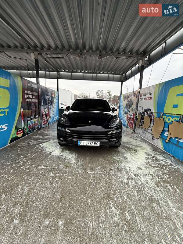 Внедорожник / Кроссовер Porsche Cayenne 2011 в Кременчуге