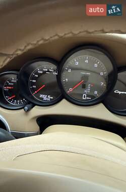 Позашляховик / Кросовер Porsche Cayenne 2011 в 