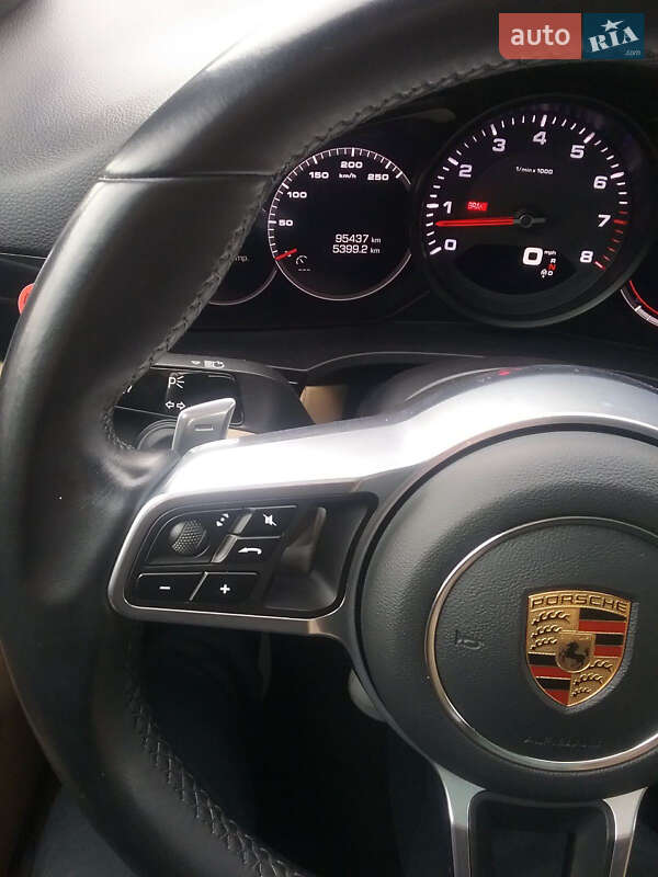 Внедорожник / Кроссовер Porsche Cayenne 2019 в Ровно