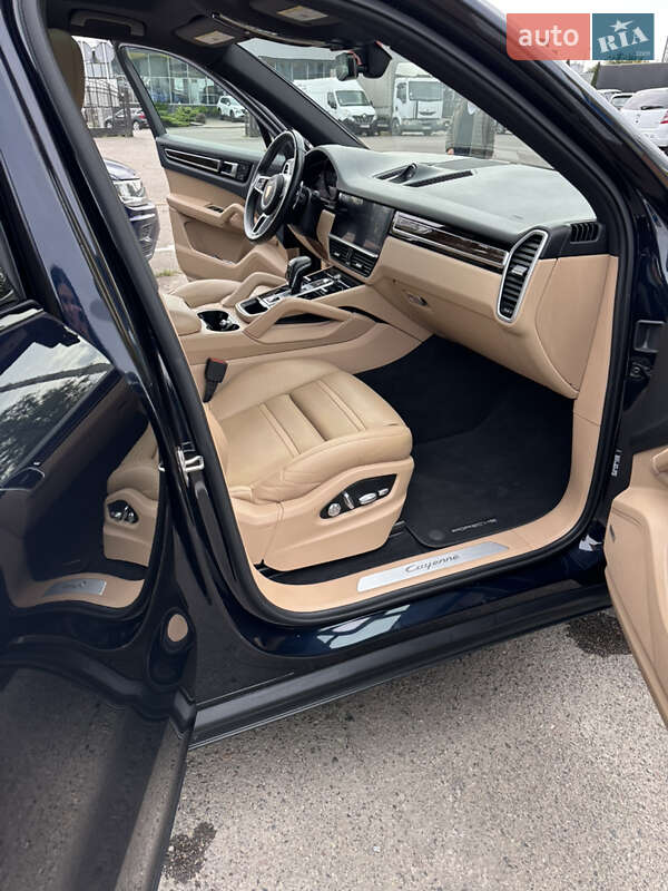 Внедорожник / Кроссовер Porsche Cayenne 2019 в Ровно
