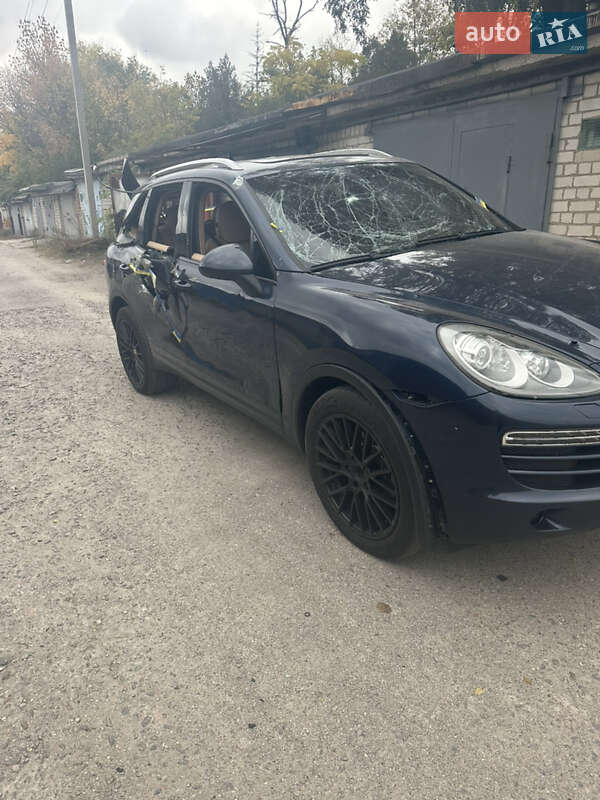 Внедорожник / Кроссовер Porsche Cayenne 2012 в Запорожье