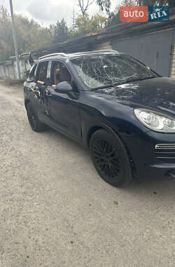 Позашляховик / Кросовер Porsche Cayenne 2012 в 