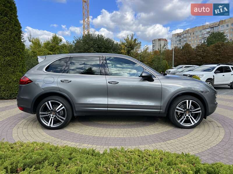 Позашляховик / Кросовер Porsche Cayenne 2014 в Львові