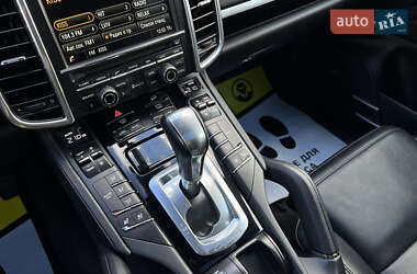 Внедорожник / Кроссовер Porsche Cayenne 2014 в 