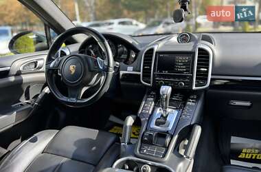 Внедорожник / Кроссовер Porsche Cayenne 2014 в 