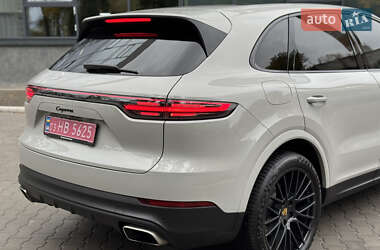 Позашляховик / Кросовер Porsche Cayenne 2020 в 