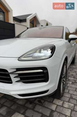 Внедорожник / Кроссовер Porsche Cayenne 2022 в 
