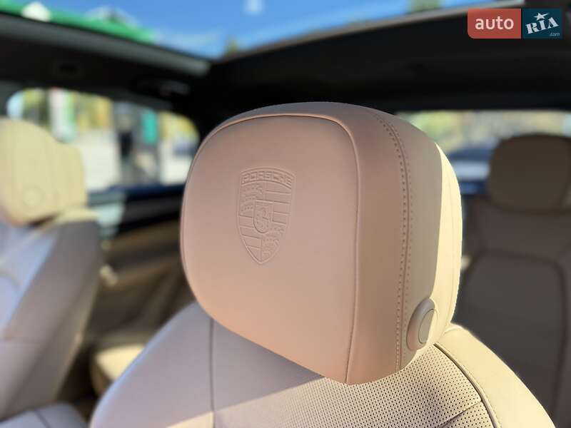 Позашляховик / Кросовер Porsche Cayenne 2022 в Києві