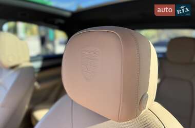 Позашляховик / Кросовер Porsche Cayenne 2022 в 
