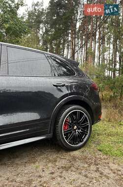 Позашляховик / Кросовер Porsche Cayenne 2010 в 