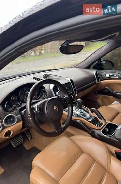 Позашляховик / Кросовер Porsche Cayenne 2010 в 