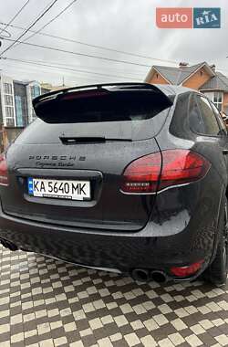 Позашляховик / Кросовер Porsche Cayenne 2010 в 