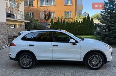 Позашляховик / Кросовер Porsche Cayenne 2017 в 