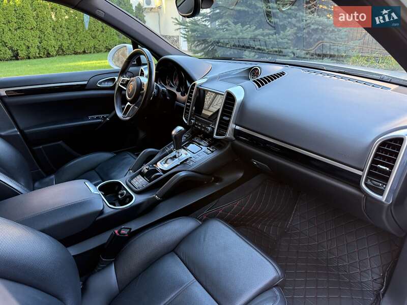 Внедорожник / Кроссовер Porsche Cayenne 2017 в Киеве фото 36 Внедорожник / Кроссовер Porsche Cayenne 2017 в Киеве