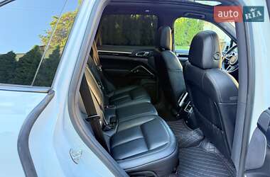 Позашляховик / Кросовер Porsche Cayenne 2017 в 