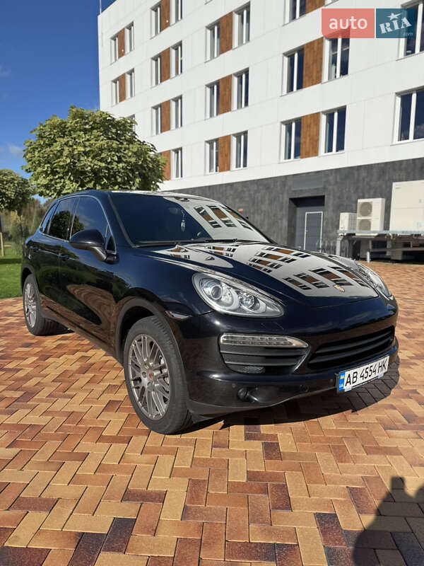 Позашляховик / Кросовер Porsche Cayenne 2012 в 