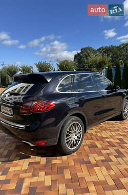 Позашляховик / Кросовер Porsche Cayenne 2012 в 