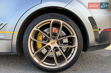 Внедорожник / Кроссовер Porsche Cayenne 2023 в 