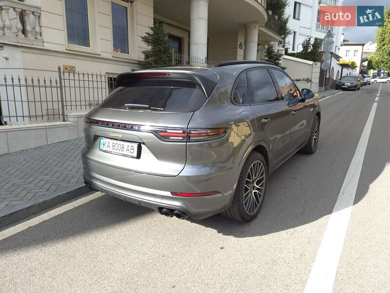 Позашляховик / Кросовер Porsche Cayenne 2019 в Києві