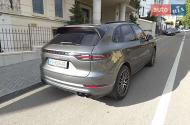 Внедорожник / Кроссовер Porsche Cayenne 2019 в 