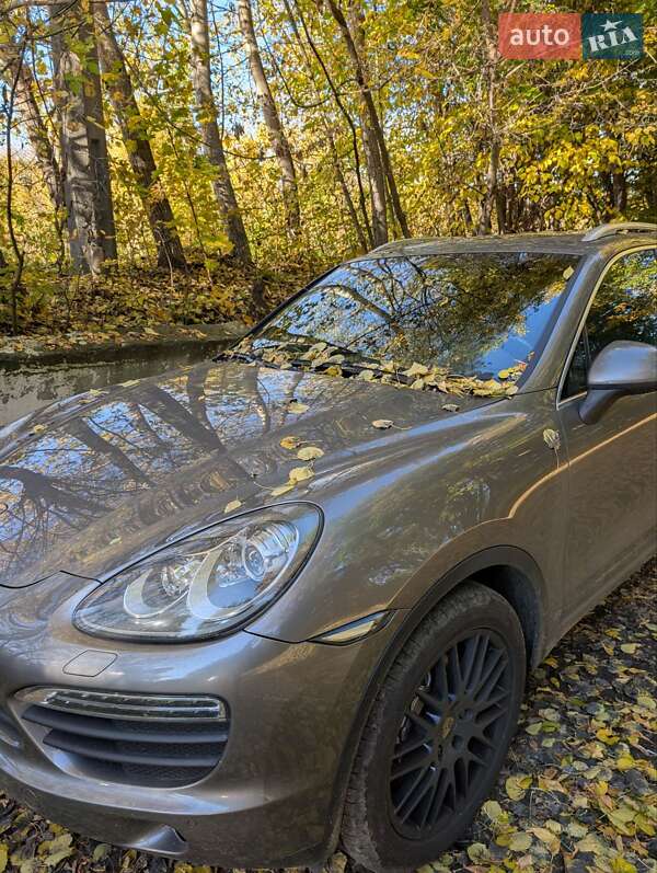 Внедорожник / Кроссовер Porsche Cayenne 2010 в Киеве