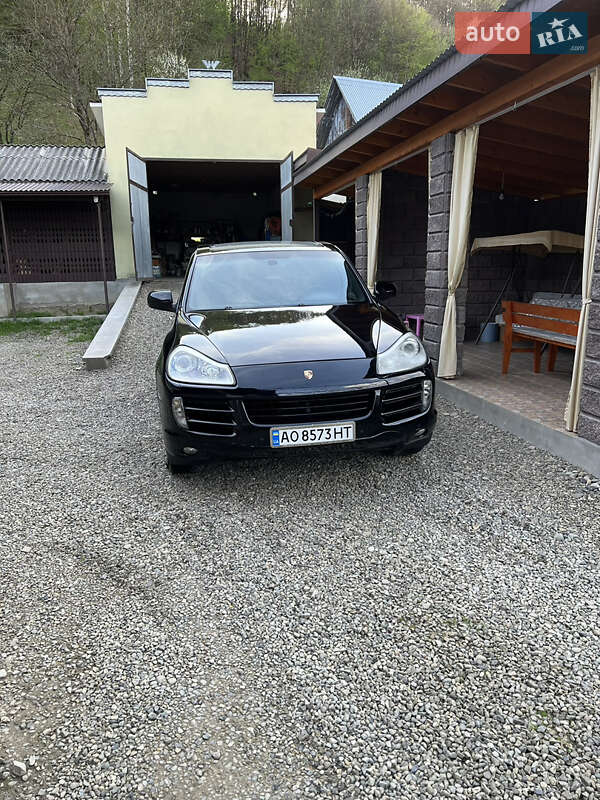 Позашляховик / Кросовер Porsche Cayenne 2010 в Тячеві
