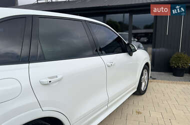 Позашляховик / Кросовер Porsche Cayenne 2013 в  фото 13 Позашляховик / Кросовер Porsche Cayenne 2013 в