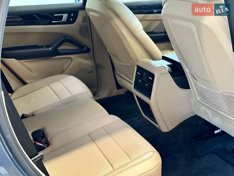 Позашляховик / Кросовер Porsche Cayenne 2019 в Львові