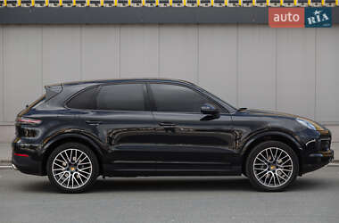 Внедорожник / Кроссовер Porsche Cayenne 2020 в 
