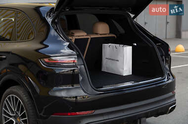 Внедорожник / Кроссовер Porsche Cayenne 2020 в 