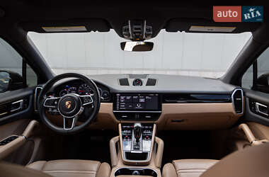 Внедорожник / Кроссовер Porsche Cayenne 2020 в 