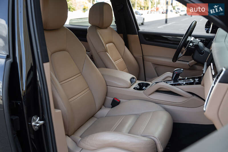 Позашляховик / Кросовер Porsche Cayenne 2020 в Києві