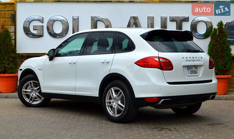 Позашляховик / Кросовер Porsche Cayenne 2012 в Одесі