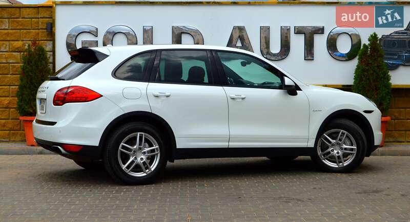 Позашляховик / Кросовер Porsche Cayenne 2012 в Одесі