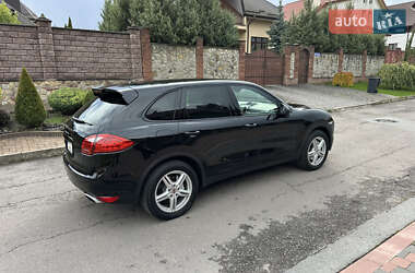 Внедорожник / Кроссовер Porsche Cayenne 2014 в 