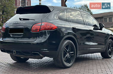 Внедорожник / Кроссовер Porsche Cayenne 2012 в 
