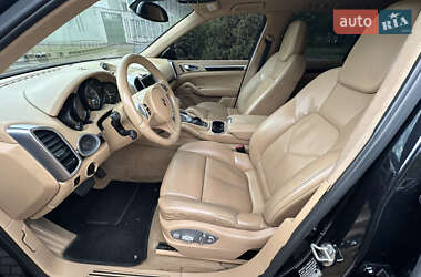 Внедорожник / Кроссовер Porsche Cayenne 2012 в 