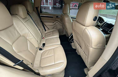 Внедорожник / Кроссовер Porsche Cayenne 2012 в 