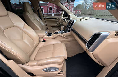 Внедорожник / Кроссовер Porsche Cayenne 2012 в 